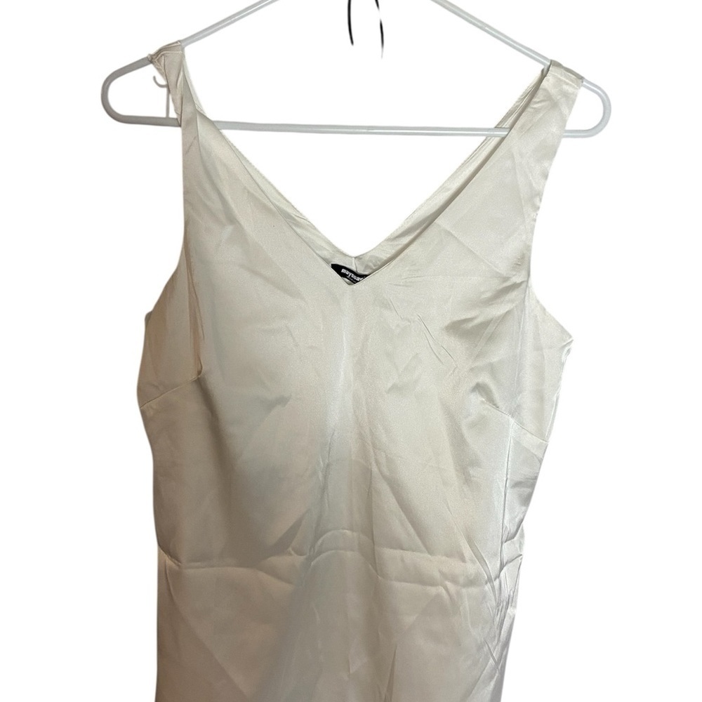Tank Tops - Picture 3 of 5
